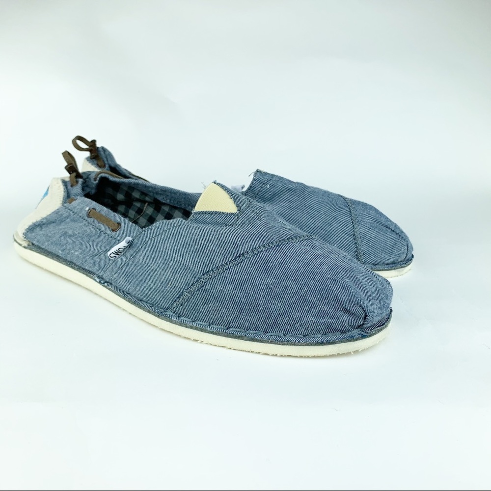 NWOT TOMS men Slip-ons